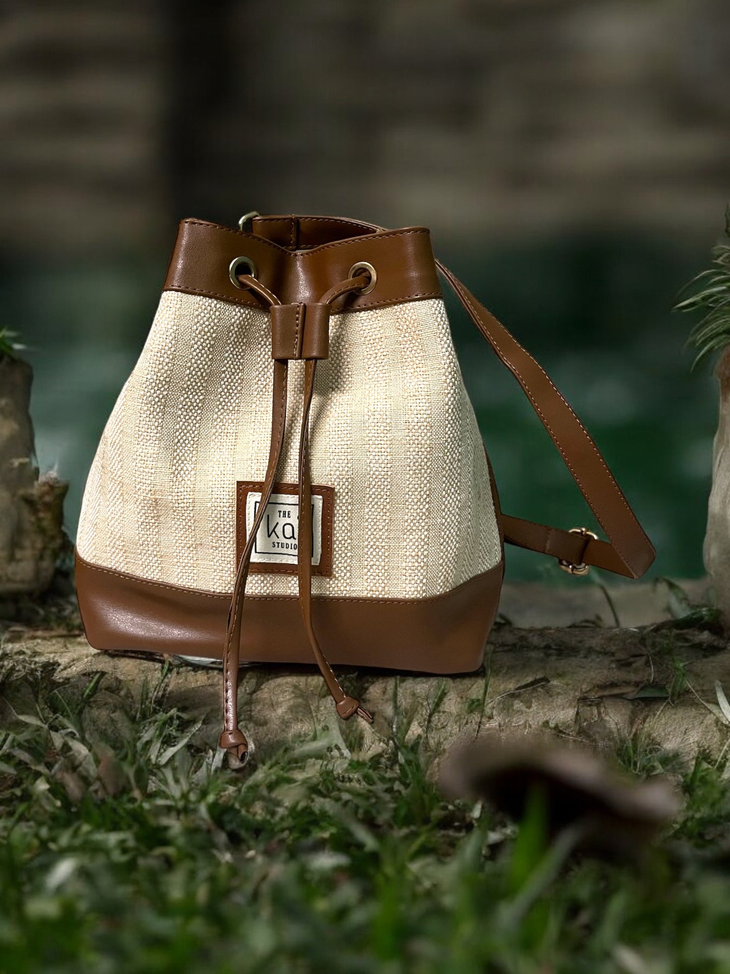 Butter Cream Bucket Sling
