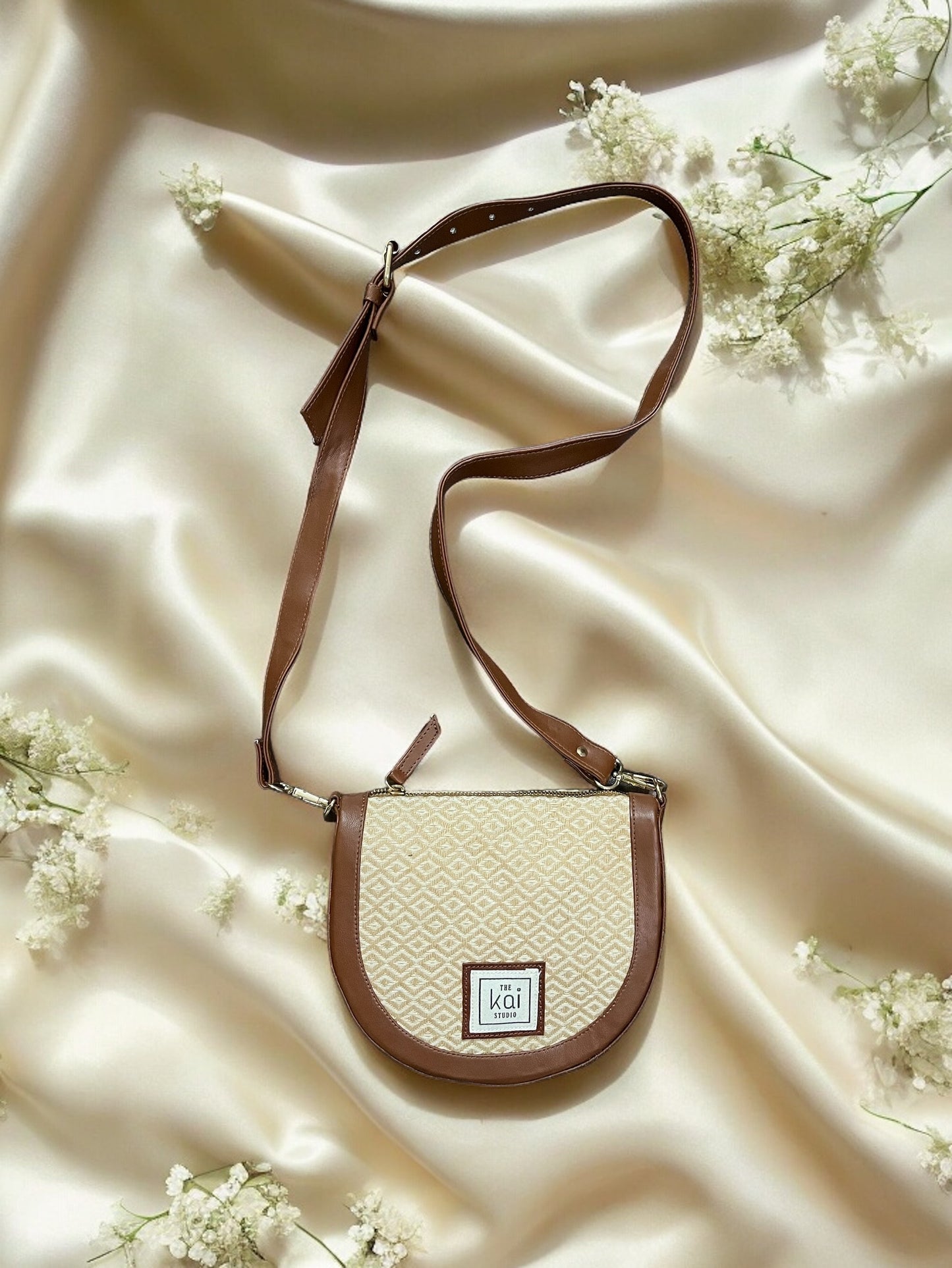 Beige Diamond Simple Sling